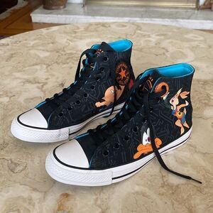 Converse Chuck Taylor 70 High Top  ‘A New Legacy’  Looney Tunes Sneakers AS NEW